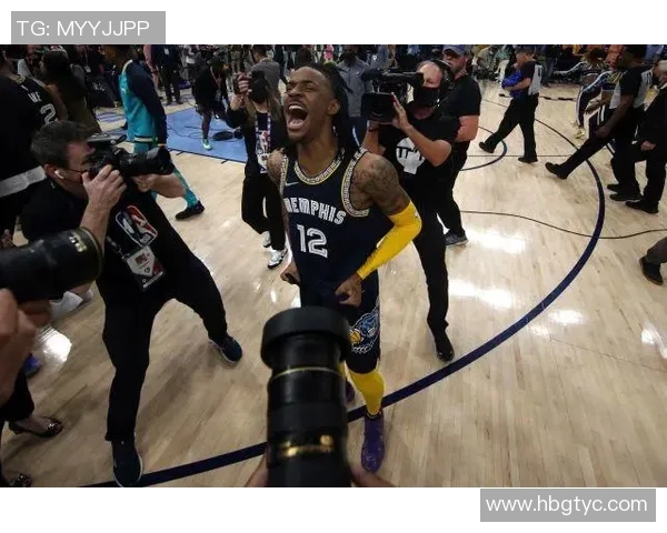 火箭队与黄蜂队激战正酣2月10日精彩对决引发球迷热议