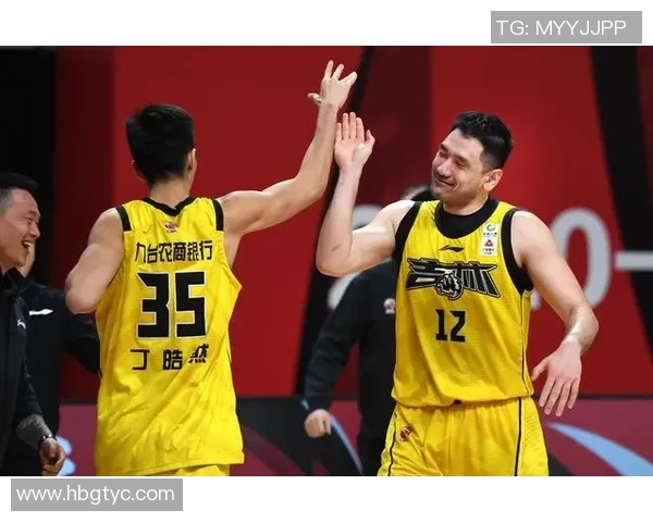 钟诚的成长之路：从青涩少年到职场精英的蜕变与奋斗